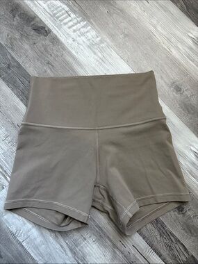 size 4 lululemon shorts